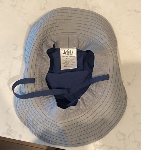 REI Built On Purpose 4Y-7Y sun hat with chin strap fold up or down blue gray - Picture 6 of 8